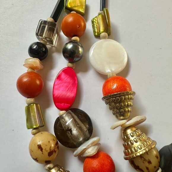 Colorful shell multi strand beaded necklace - Picture 4 of 10